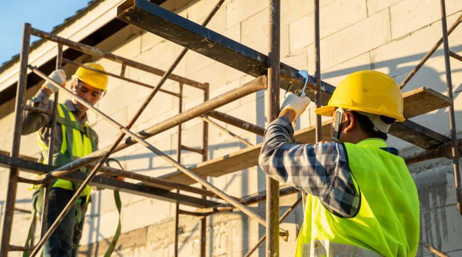 Professional gutter cleaning in Folsom, CA